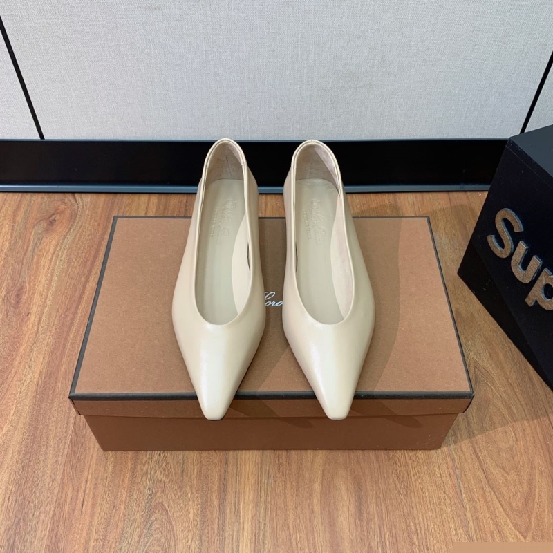 Other flat shoes
